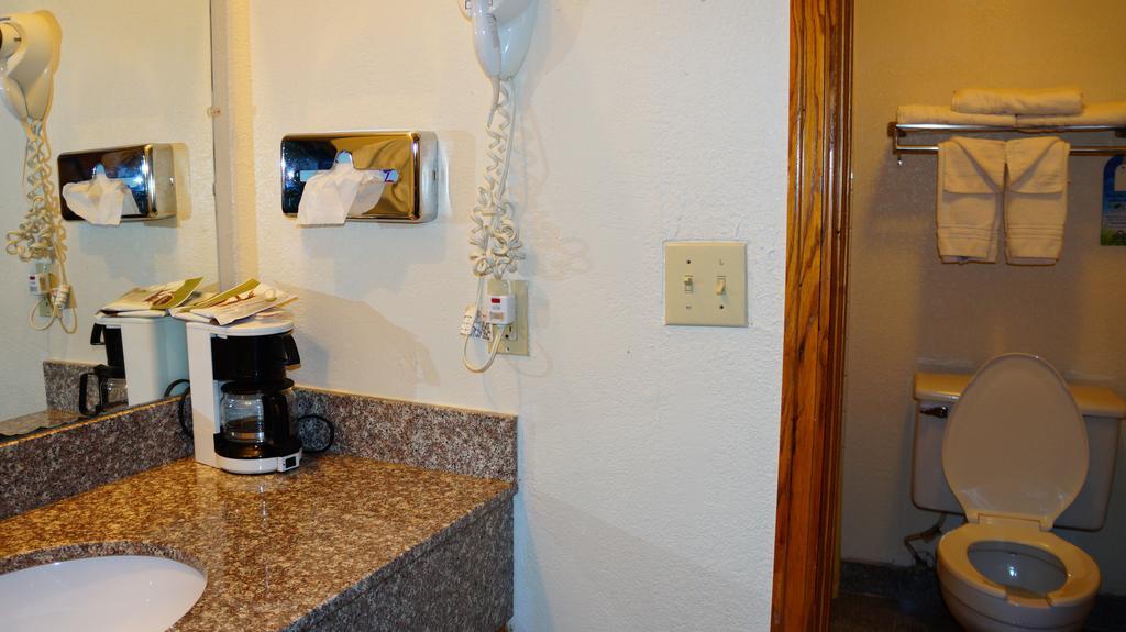 Days Inn Kansas City-Worlds Of Fun Zimmer foto